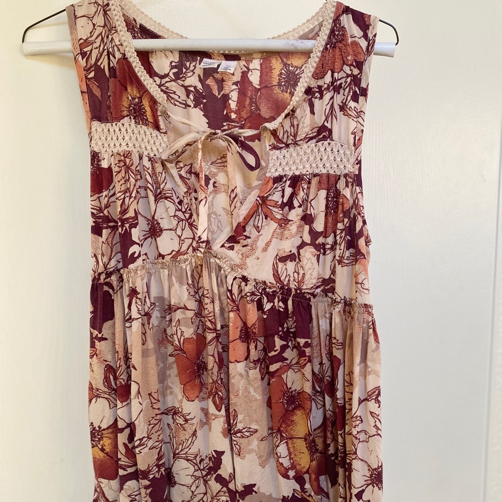 Sleeveless knit top